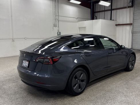 Used 2023 Tesla Model 3 Standard Range image 19