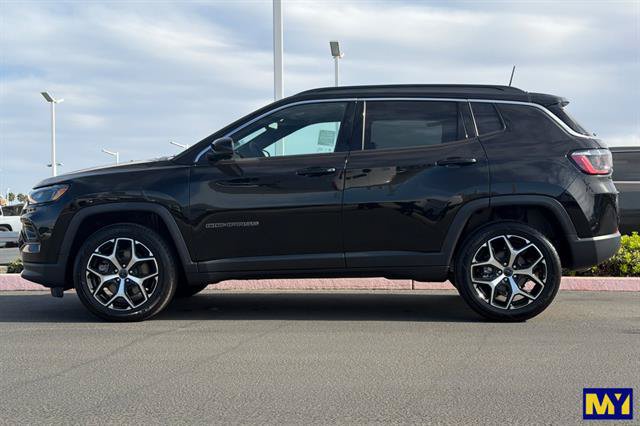 Used 2025 Jeep Compass Limited AWD/4WD image 7