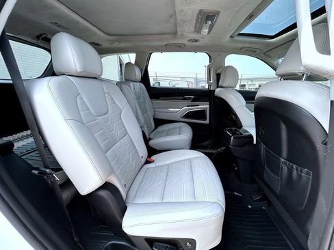 Used 2021 Kia Telluride SX w/ SX Prestige Package AWD/4WD image 19