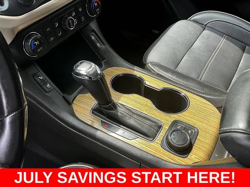 Used 2019 GMC Acadia Denali w/ Technology Package AWD/4WD image 23