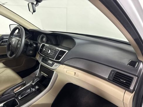 Used 2014 Honda Accord LX image 29