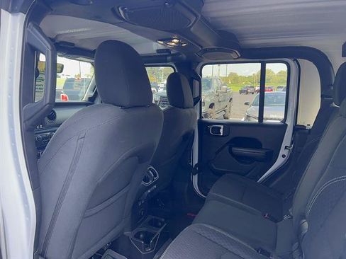 Used 2021 Jeep Gladiator Sport w/ Quick Order Package 24Q 80Th AWD/4WD image 11