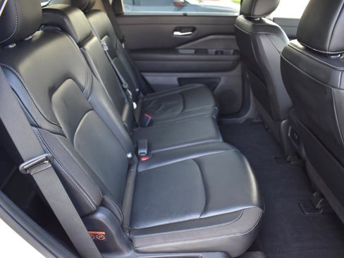 Used 2024 Nissan Pathfinder SL FWD image 66