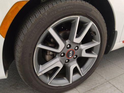 Used 2021 Kia Soul GT-Line FWD image 31