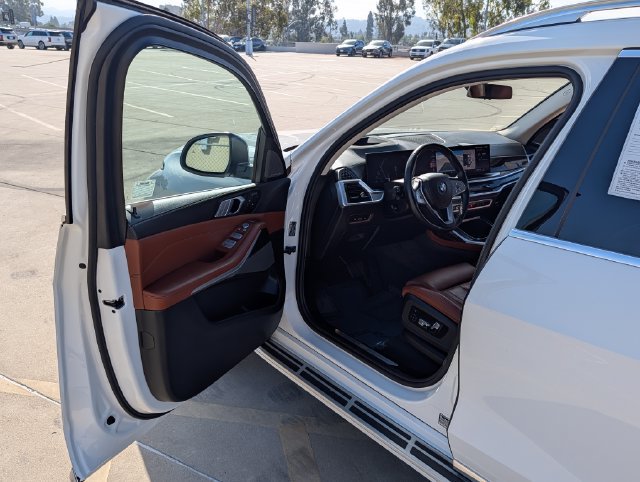 Used 2026 BMW X7 xDrive40i w/ Premium Package AWD/4WD image 41