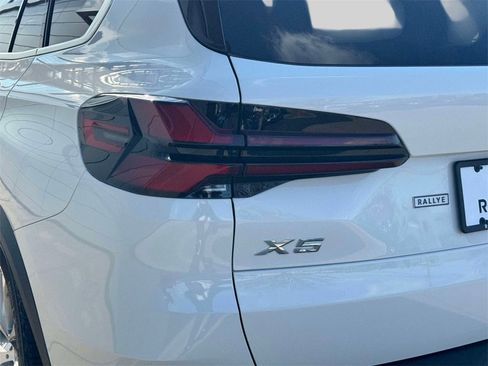 Certified 2025 BMW X5 xDrive50e w/ Premium Package image 10