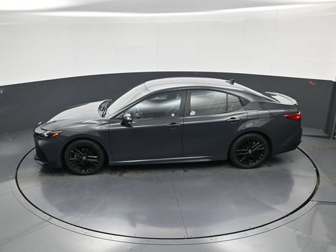 Used 2025 Toyota Camry SE FWD image 30