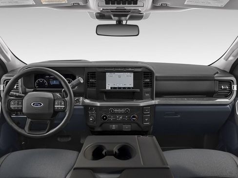 Used 2023 Ford F350 XLT image 3