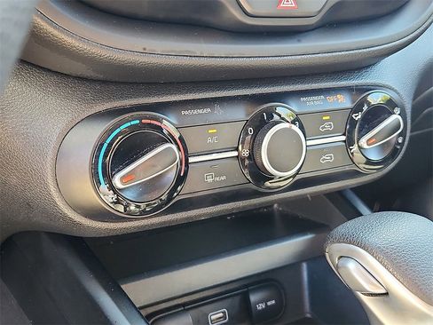 Used 2021 Kia Soul S image 16