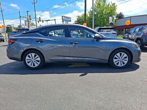 Used 2025 Nissan Sentra S FWD image 6