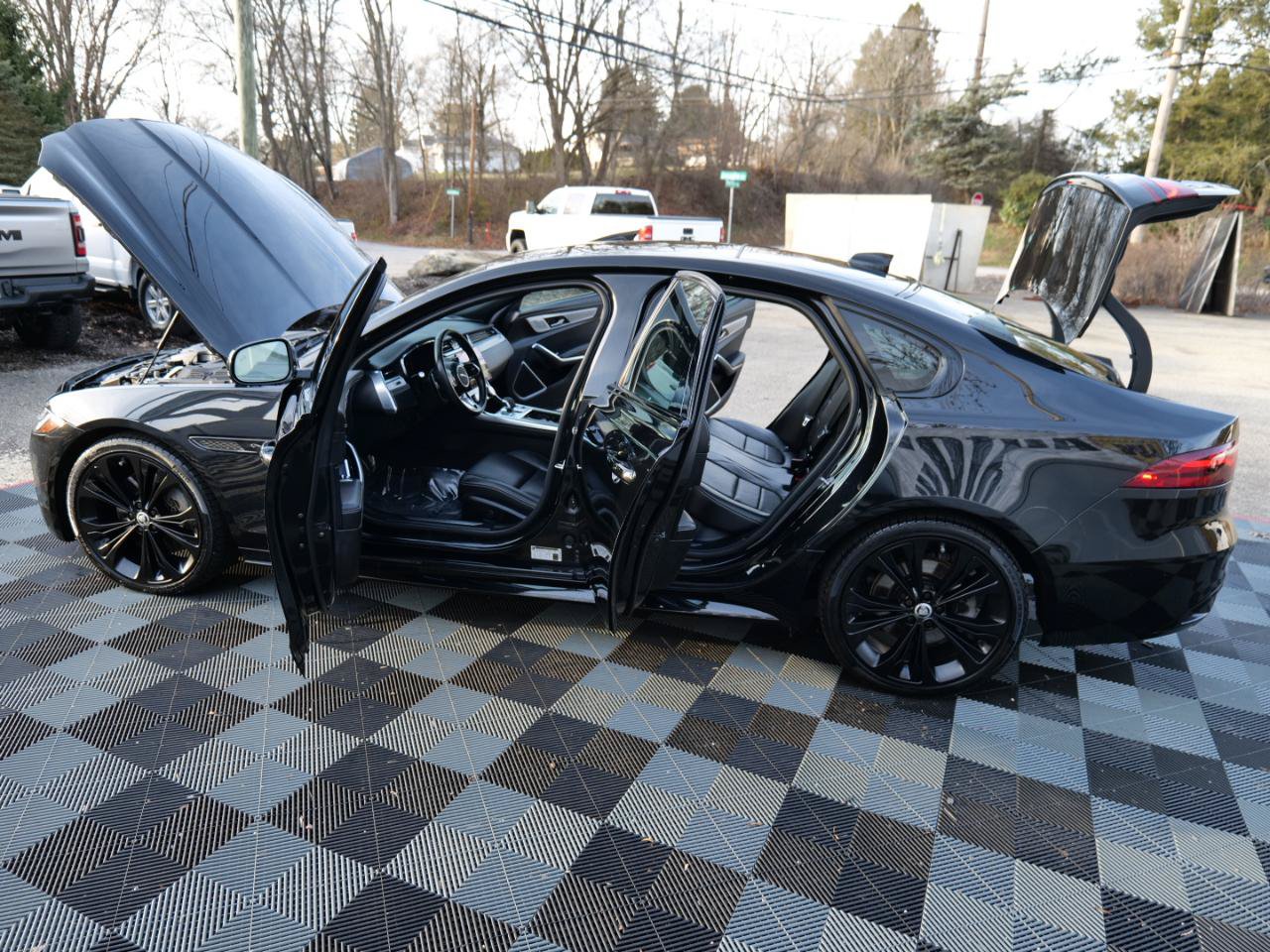 Used 2024 Jaguar XF R-Dynamic SE AWD/4WD image 60