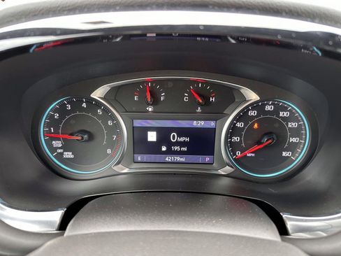 Used 2023 Chevrolet Traverse RS AWD/4WD image 19