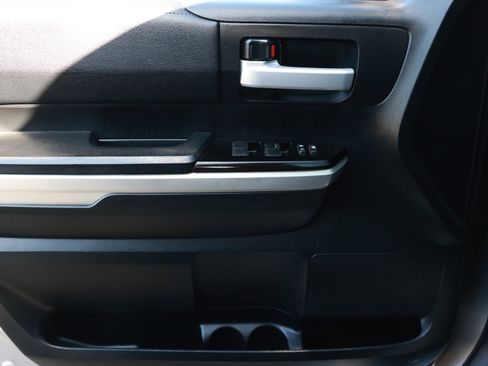 Used 2017 Toyota Tundra SR5 w/ SR5 Upgrade Package image 49