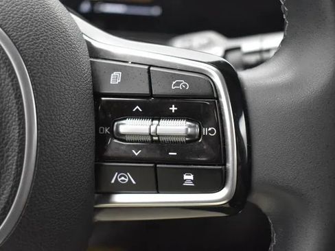 Used 2024 Kia Sorento S FWD image 23