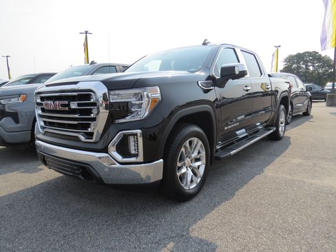 Used 2022 GMC Sierra 1500 SLT w/ SLT Premium Plus Package AWD/4WD image 7