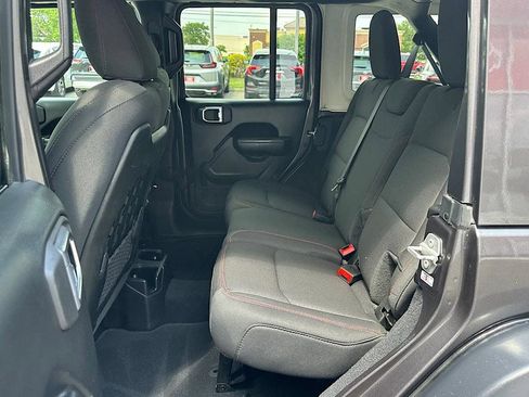 Used 2022 Jeep Wrangler Unlimited Rubicon w/ Dual Top Group AWD/4WD image 17