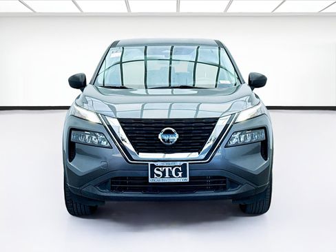 Used 2021 Nissan Rogue S image 2