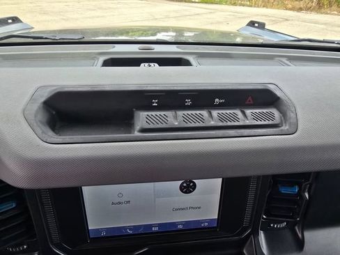 Used 2023 Ford Bronco Black Diamond AWD/4WD image 21