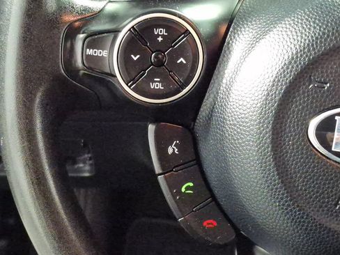 Used 2018 Kia Soul + FWD image 12
