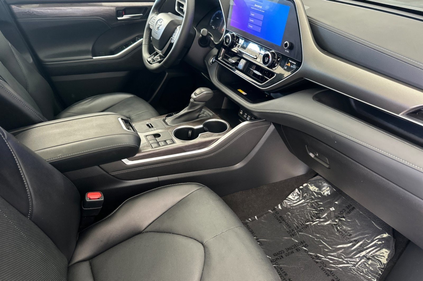 Used 2023 Toyota Highlander Limited FWD image 16