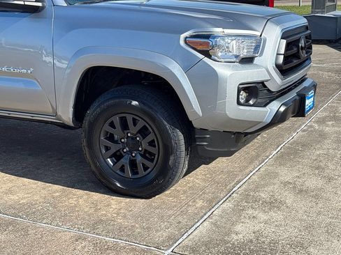 Used 2023 Toyota Tacoma SR5 w/ Technology Package AWD/4WD image 7