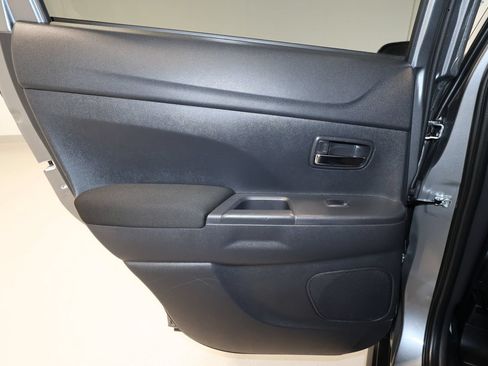Used 2025 Mitsubishi Outlander Sport LE AWD/4WD image 19