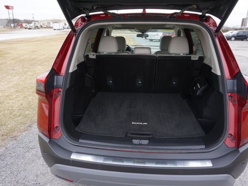 Used 2023 Nissan Rogue SV w/ SV Premium B Package image 19