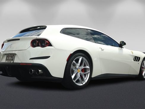 Certified 2018 Ferrari GTC4Lusso T image 3