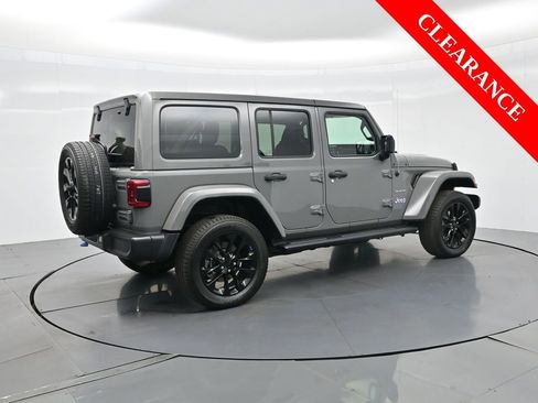 Used 2023 Jeep Wrangler Unlimited Sahara w/ Cold Weather Group image 7