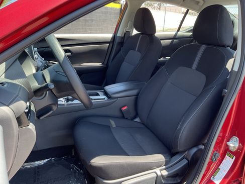 Used 2024 Nissan Sentra SV FWD image 17