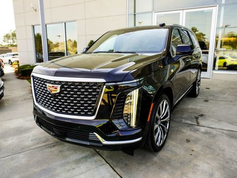 Used 2026 Cadillac Escalade Luxury w/ Touring Package AWD/4WD image 8