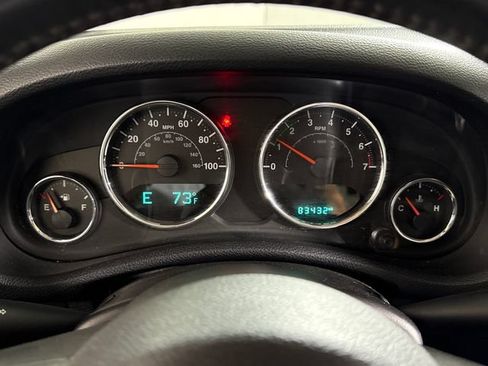Used 2016 Jeep Wrangler Unlimited Rubicon w/ Connectivity Group AWD/4WD image 31