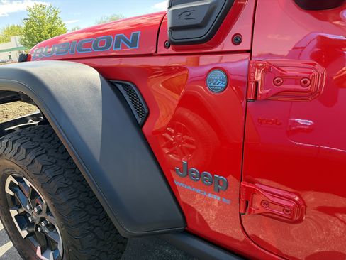 Certified 2025 Jeep Wrangler Unlimited Rubicon 4xe w/ Safety Group AWD/4WD image 38