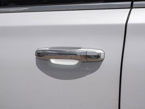 Used 2020 Cadillac Escalade Premium Luxury image 44