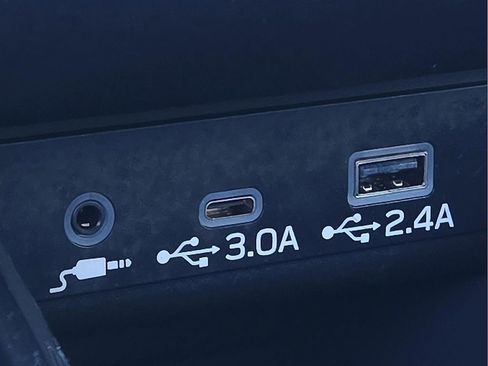 Certified 2025 Subaru Outback Premium image 16