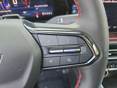 Used 2024 Chevrolet Traverse RS image 20