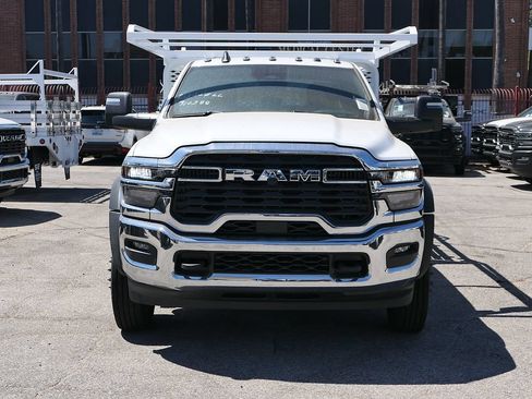 New 2026 RAM 5500 Tradesman w/ Chrome Appearance Group AWD/4WD image 9