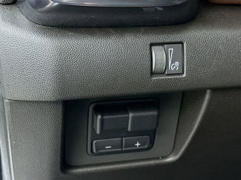 Used 2025 GMC Canyon AT4 AWD/4WD image 15