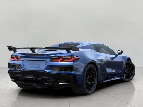 Used 2027 Chevrolet Corvette Z06 RWD image 4