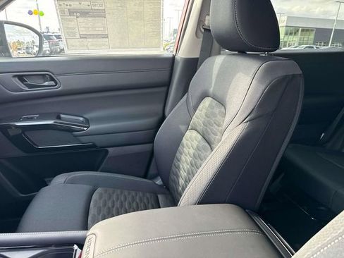 New 2026 Nissan Pathfinder SV image 19