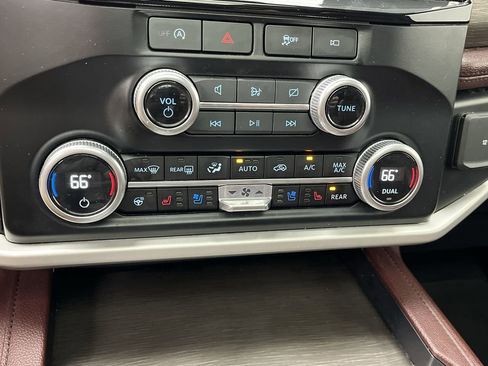 Certified 2024 Ford Expedition Limited AWD/4WD image 24