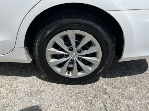 Used 2017 Toyota Camry LE FWD image 33