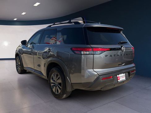 Used 2024 Nissan Pathfinder SV w/ Black Appearance Package image 3