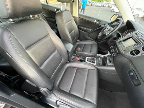 Used 2016 Volkswagen Tiguan S image 31