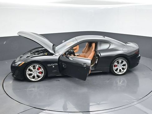 Used 2017 Maserati GranTurismo Sport RWD image 54