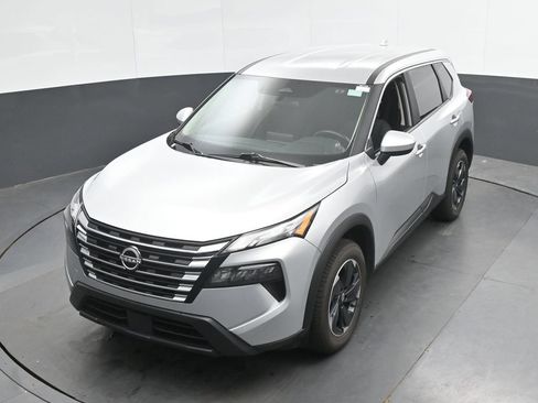 Used 2025 Nissan Rogue SV AWD/4WD image 32