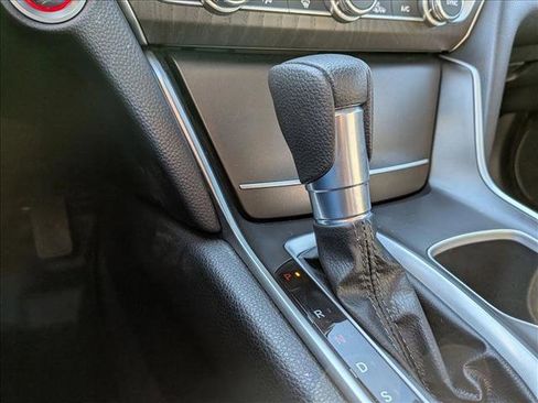 Certified 2018 Honda Accord EX image 12