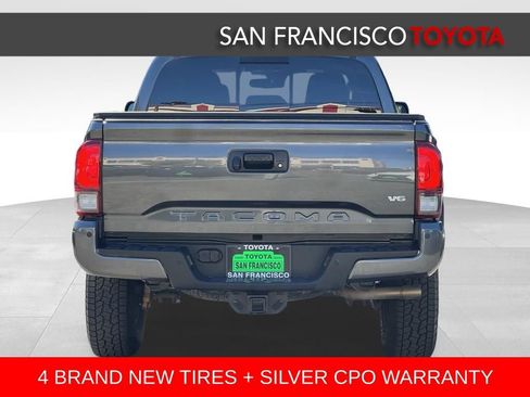 Certified 2018 Toyota Tacoma TRD Off-Road AWD/4WD image 4