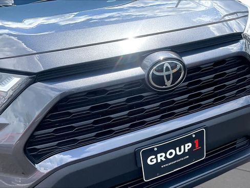 Used 2024 Toyota RAV4 XLE FWD image 30