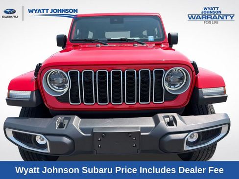 Used 2025 Jeep Wrangler Unlimited Sahara AWD/4WD image 15
